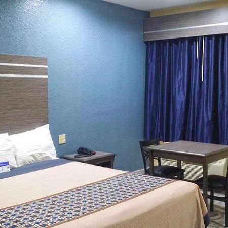 Americas Best Value Inn & Suites Northeast Houston Dış mekan fotoğraf