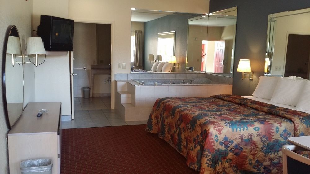Americas Best Value Inn & Suites Northeast Houston Dış mekan fotoğraf