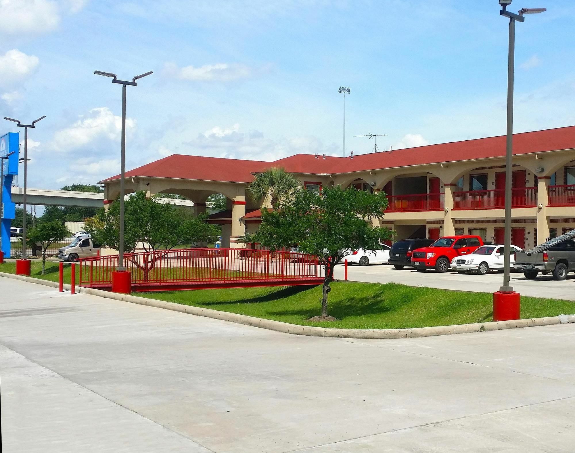 Americas Best Value Inn & Suites Northeast Houston Dış mekan fotoğraf
